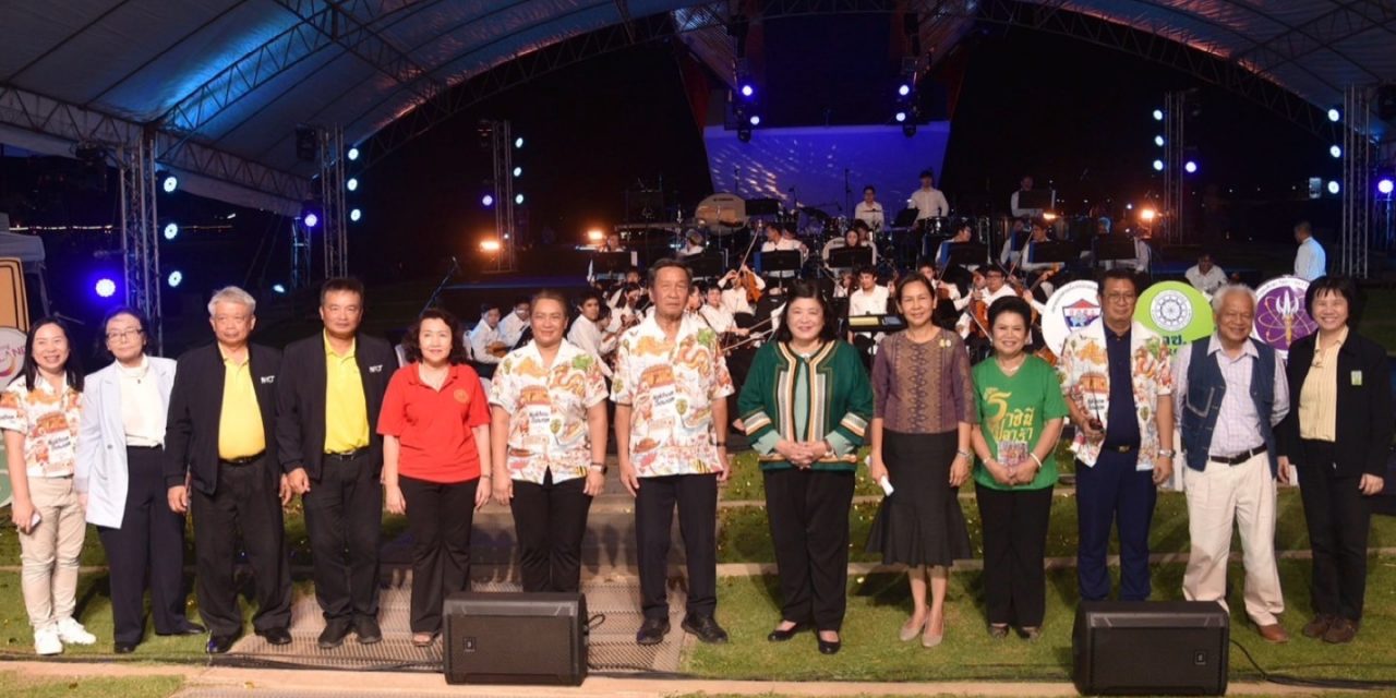 จังหวัดนครสวรรค์ ร่วมกับ ททท.นครสวรรค์ เปิดน่านฟ้าจัดงาน “NAKHONSAWAN DRONE LIGHT SHOW” ตระการตา สร้างสีสันเมืองนครสวรรค์ ดึงดูดนักท่องเที่ยวนับหมื่นคน